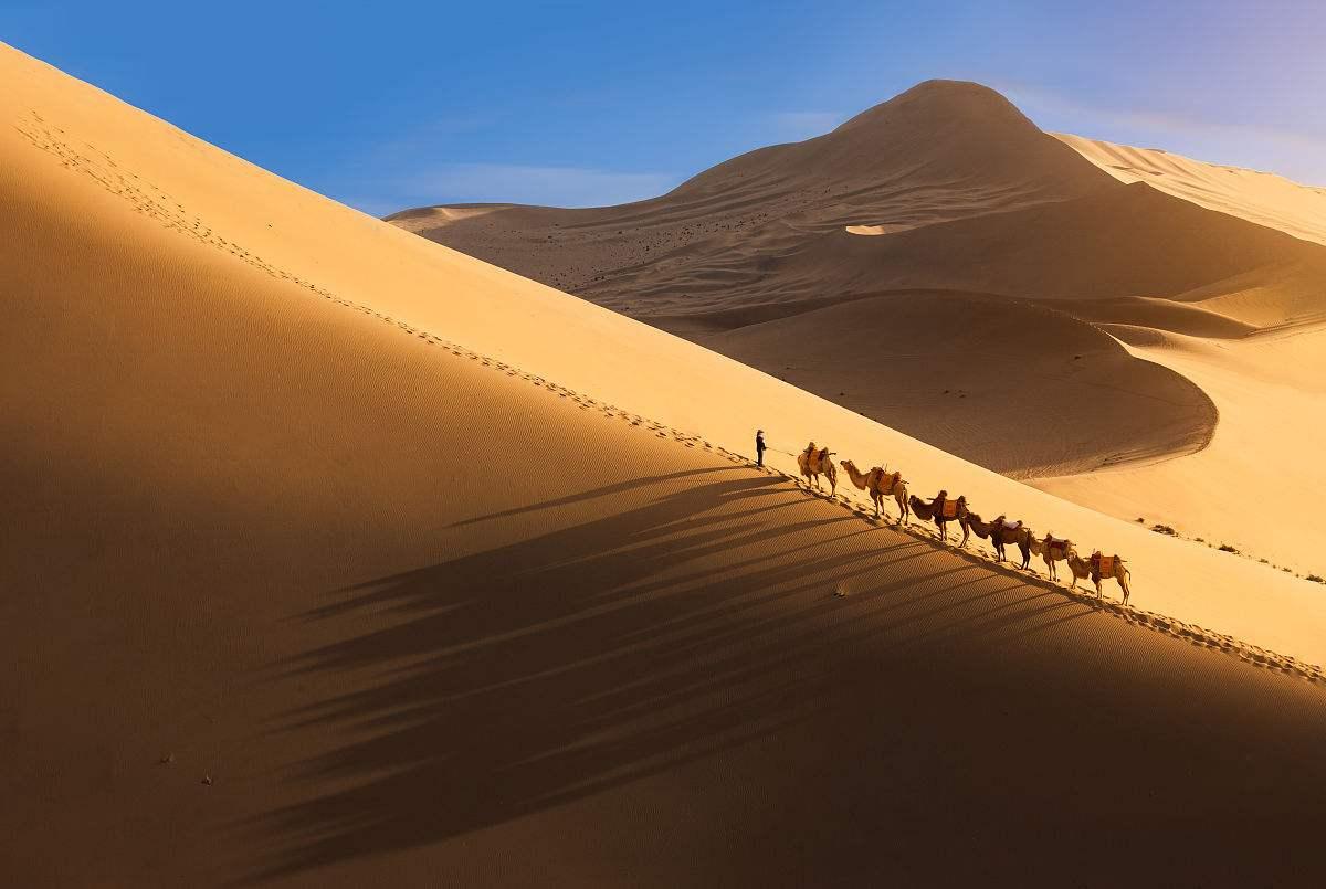 成都出發(fā)甘肅10日自駕游：敦煌鳴沙山-青海湖-翡翠湖-張掖丹霞山10日西北自駕游
