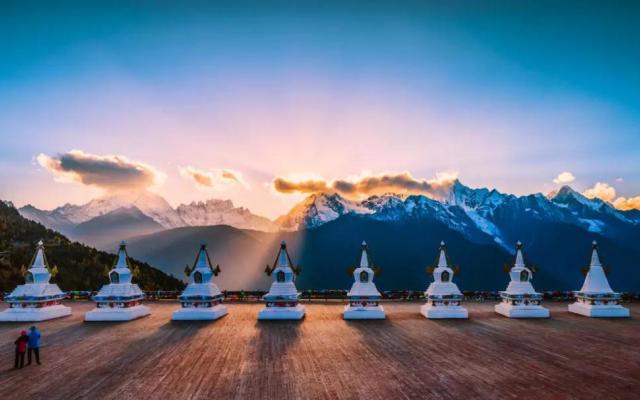 重庆出发云南香格里拉12日自驾游：泸沽湖-丽江-香格里拉-新都桥12日滇藏自驾游