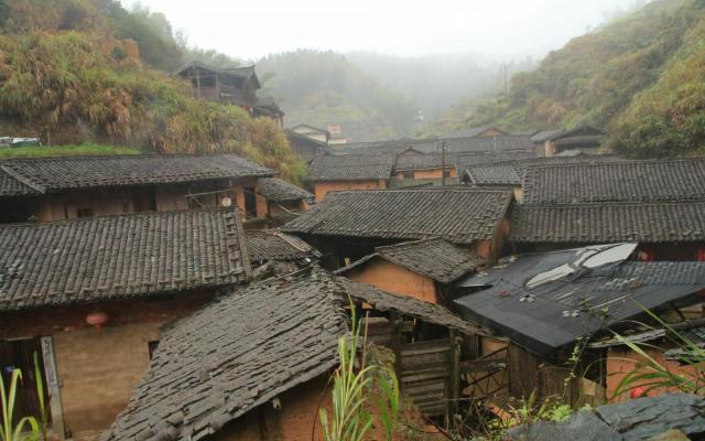 厦门周边2日自驾游:龙岩长汀品客家美食-体验富溪生态漂流-丁屋岭看客家文化2日游