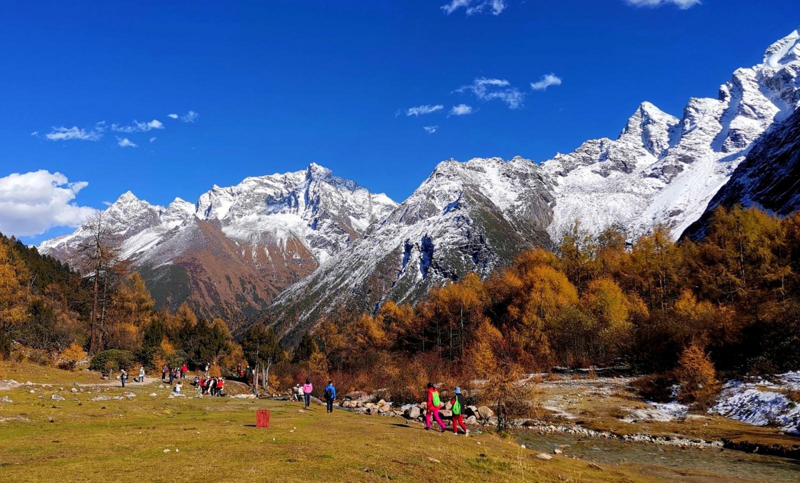 重慶出發(fā)川西3日賞秋自駕游：七彩畢棚溝-映秀地震遺址3日川西秋攝自駕之旅