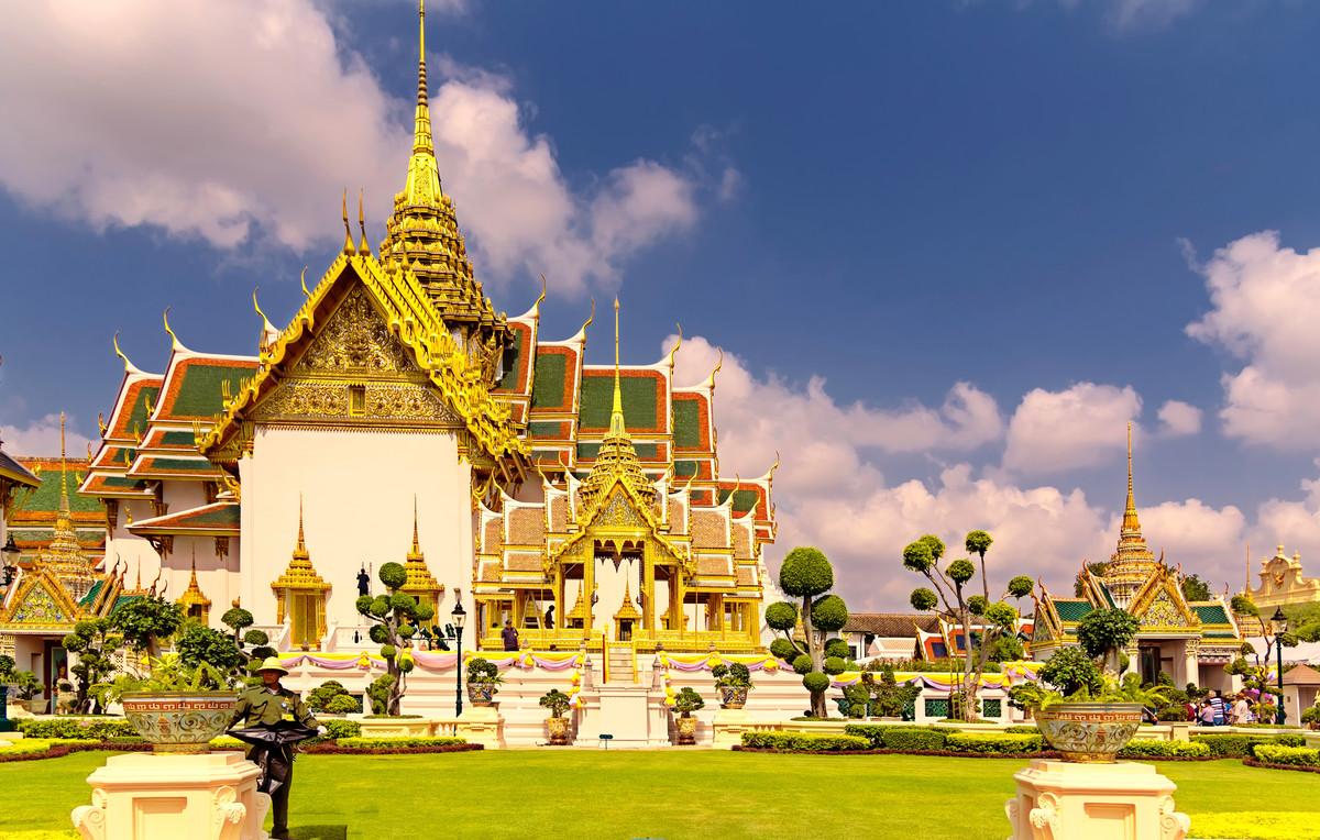 泰国清迈集合8日自驾游：大皇宫+白庙+华富里+释迦牟尼五头佛像+考柯+素可泰+大城