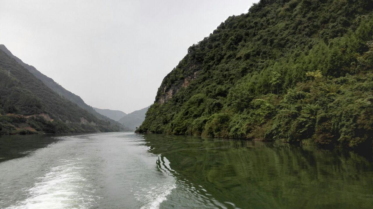 西安出发安康石泉2日自驾路书：石泉燕翔洞-汉江三峡-后柳水乡2日自驾游