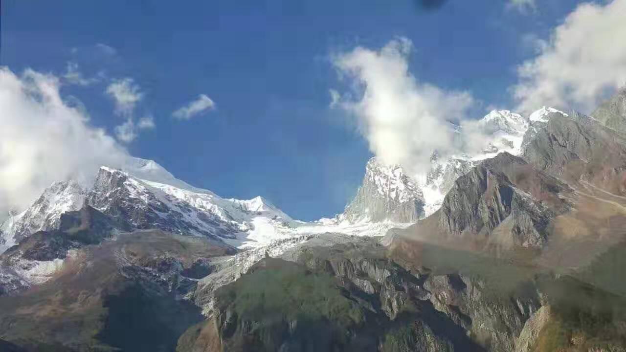 北京出發(fā)四川15日自駕游：海螺溝-樂(lè)山大佛-武隆-重慶-三峽大壩15日自駕游