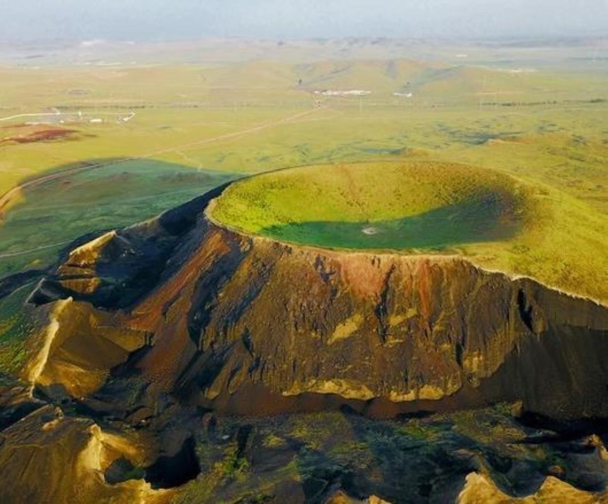 北京出发内蒙4日自驾游：草原天路-大青山-乌兰哈达火山-大红山4日自驾游