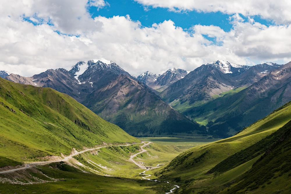 烏市集合南疆10日自駕：那拉提草原 - 獨庫公路全段 -巴音布魯克草原 -庫車大峽谷 |-塔克那瑪干沙漠 -喀什 -慕士塔格 -盤龍古道10日自駕游