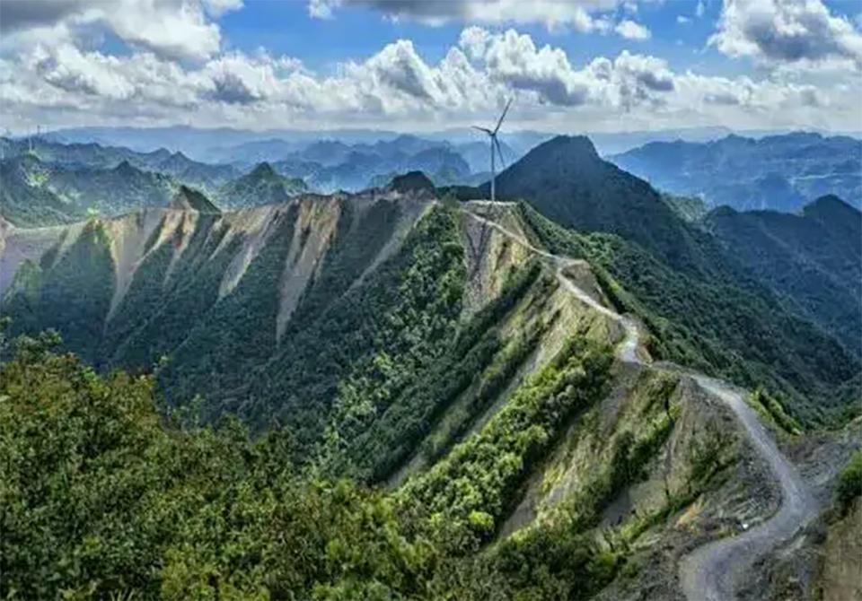 重庆出发渝东北3日自驾游：刀背梁-云阳龙缸-万寿古寨-张飞庙3日重庆周边自驾游