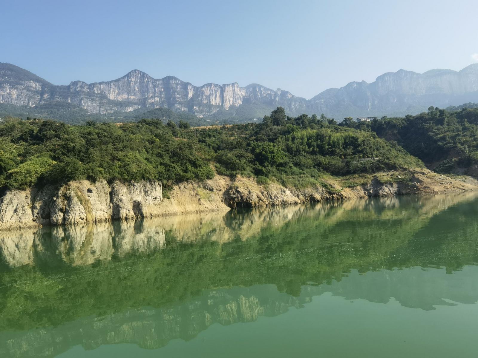 重庆出发湖北恩施4日自驾路书：大美鄂西，恩施仙本那-屏山大峡谷-狮子关-野三峡4日自驾