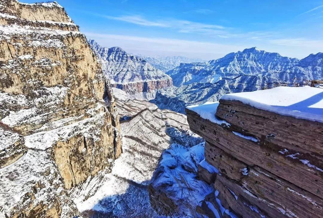 輝縣集合冬游太行5日掛壁公路自駕游：看冰掛，穿掛壁，賞冰瀑，觀《水秀》，尋找世界最大冰雪圣誕樹