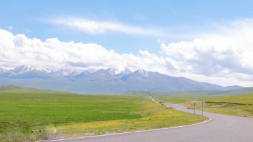 乌鲁木齐集合全景独库+南疆10日自驾游：巴音布鲁克草原-天山神秘大峡谷-沙漠公路-喀什古城-香妃园--推荐