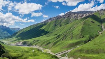 乌鲁木齐出发：北疆环线+独库公路+吐鲁番11日自驾游：禾木/喀纳斯/那拉提空中草原/巴音布鲁克大草原-推荐