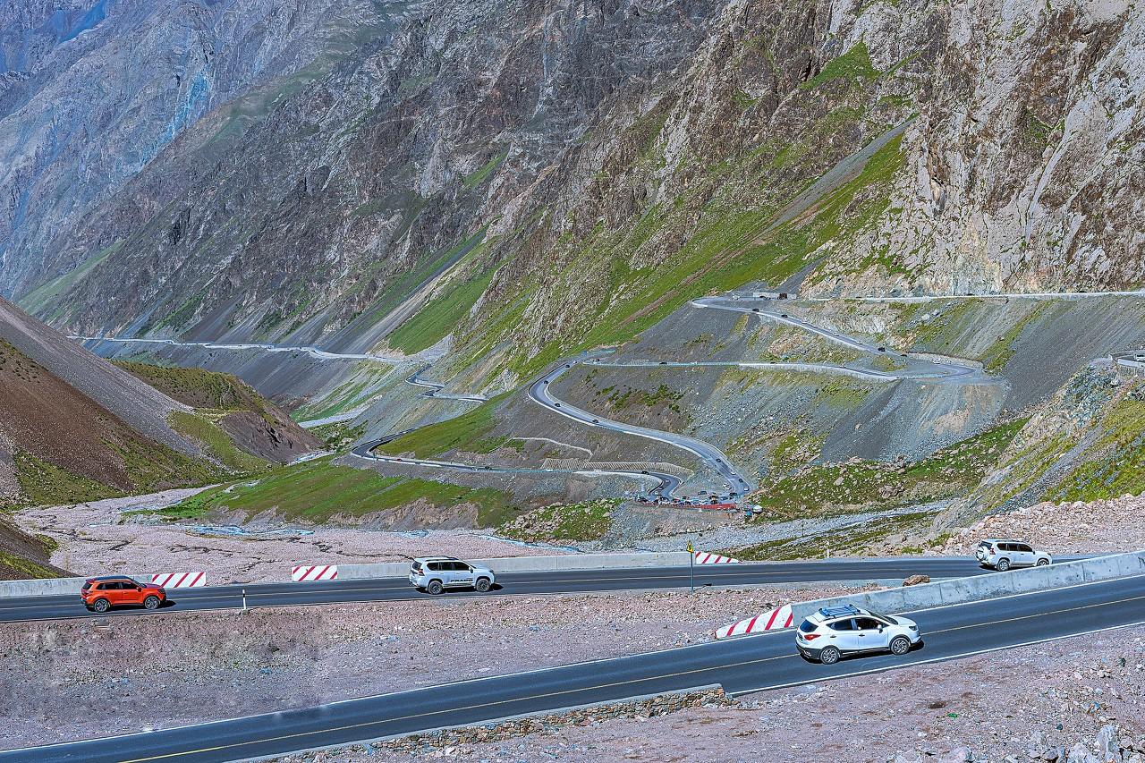 乌市集合伊犁环线8日自驾游：绝美伊犁s101-赛里木湖-喀拉峻草原-那拉提-独库公路环线8日自驾游自驾游