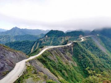 重庆出发黔江石柱3日自驾：网红石柱刀背梁-黔江小南海-土家十三寨3日自驾