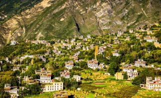 成都出發(fā)川西5日自駕：丹巴丨莫斯卡丨銀恩日月潭丨玉科草原丨八朗生都5日自駕游自駕游