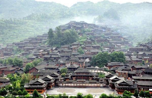 桂林集合黔东南7日自驾游：龙脊梯田-大小七孔-岜沙苗寨-千户苗寨-镇远古镇环线自驾游