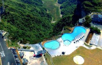 铜仁悬崖酒店朱砂古镇无边泳池-凤凰古城-秀山川河盖壁挂公路3日重庆