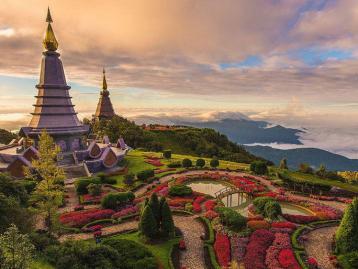 磨憨口岸集合14日自驾东南亚：琅勃拉邦-万荣-万象-泰国曼谷-老挝14日跨境穿越