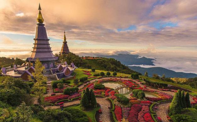 磨憨口岸集合14日自驾东南亚：琅勃拉邦-万荣-万象-泰国曼谷-老挝14日跨境穿越