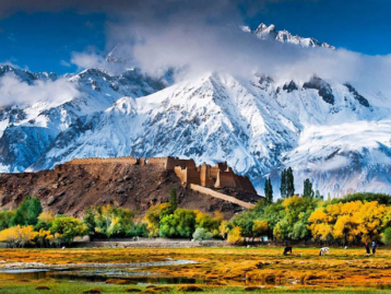 全国出发南疆+阿里16日自驾游：轮台胡杨林公园-塔克拉玛干沙漠-冈仁波齐-羊卓雍措-珠峰大本营