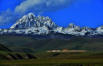 成都出发康定4日自驾游：藏地莲花-神木垒-新都桥-亚拉雪山4天经典自驾游-游推荐