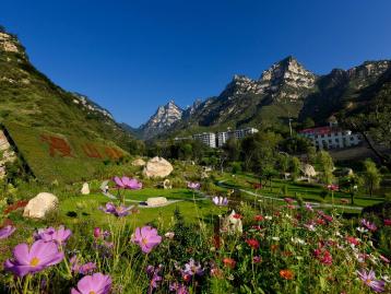 北京出发石家庄自驾游：漫山花溪谷-土门关驿道小镇2日北京周边游