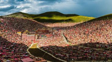 成都出发色达5日自驾游：五明佛学院-甲居藏寨-四姑娘山5日周边自驾游-推荐