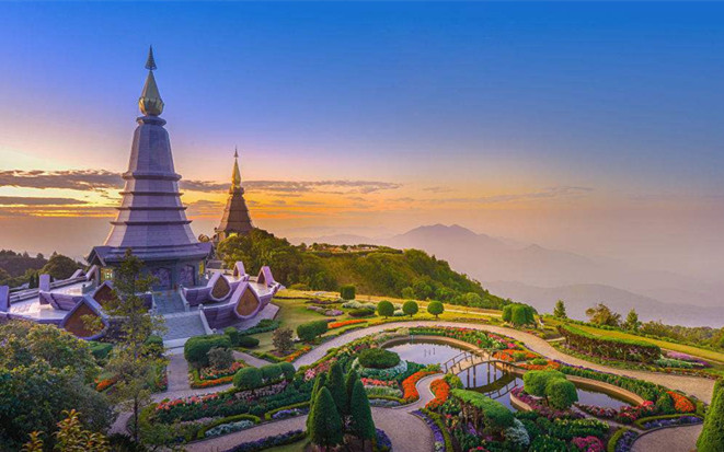 云南出发东南亚10日自驾游：老挝-琅勃拉邦-泰国-素可泰-清迈10日出境自驾游自驾游