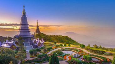 云南出发东南亚10日自驾游：老挝-琅勃拉邦-泰国-素可泰-清迈10日出境自驾游-推荐