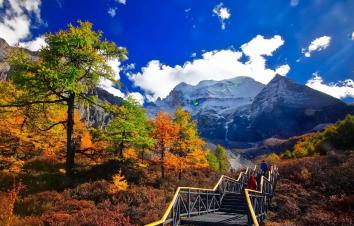 山東出發(fā)香格里拉大環(huán)線(xiàn)13日自駕游：稻城-亞丁-梅里雪山-瀘沽湖高端游-游推薦