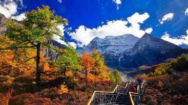 山东出发香格里拉大环线13日自驾游：稻城-亚丁-梅里雪山-泸沽湖高端游-推荐