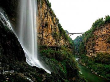 长沙出发贵州6日自驾游：马岭河大峡谷-万峰林-黄果树瀑布-西江千户苗寨6日山水游