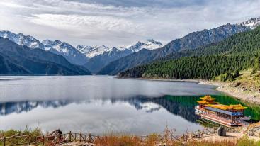 山东出发新疆18日自驾游：喀纳斯-额济纳胡杨林-火焰山-天山天池西北大环线-推荐
