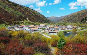 重庆出发川西甘南精致小环线：米亚罗-神座村-郎木寺-扎尕那5日自驾游-游推荐