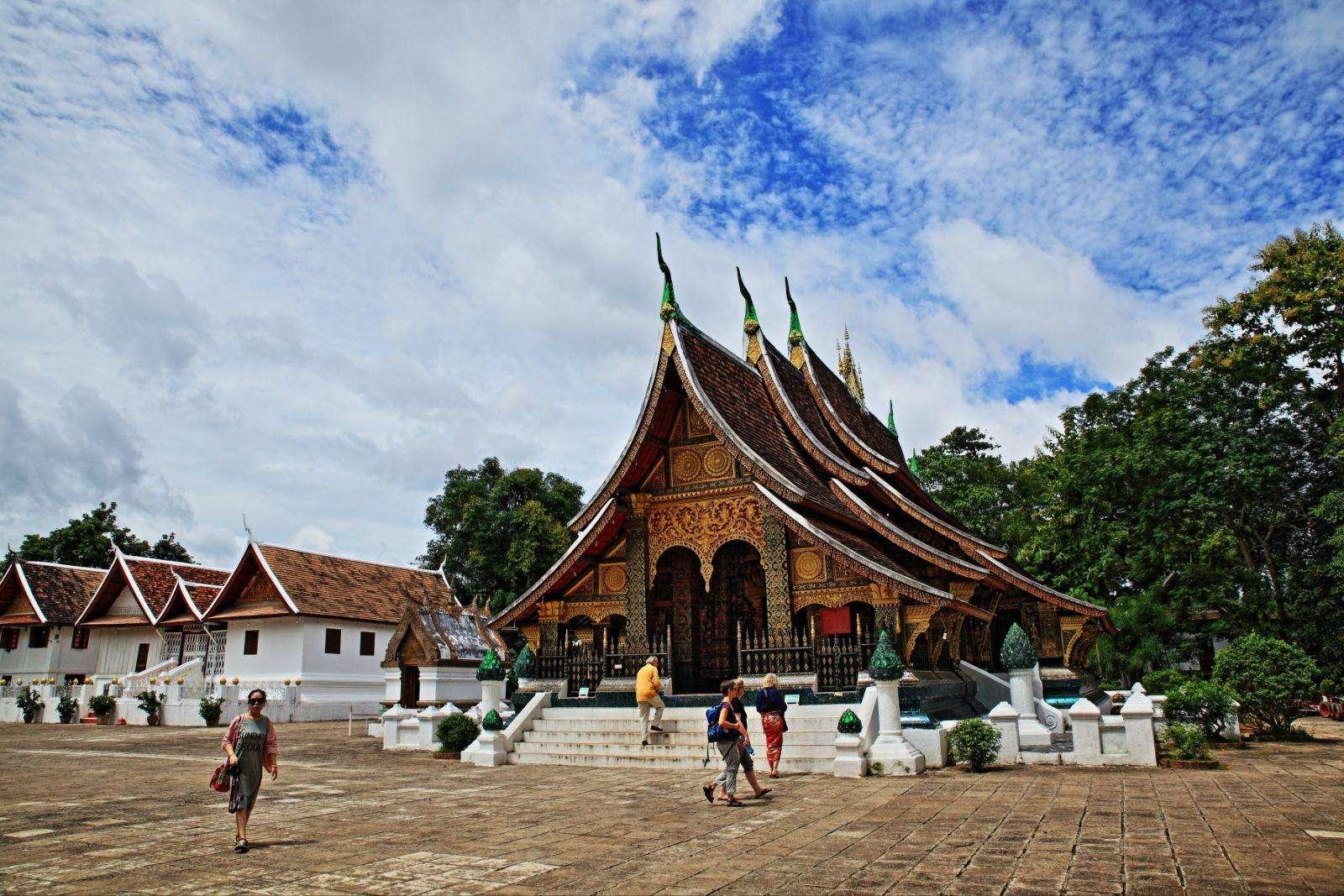 昆明出发老挝6日自驾游：琅勃拉邦-万荣-磨丁6日东南亚境外自驾游自驾游