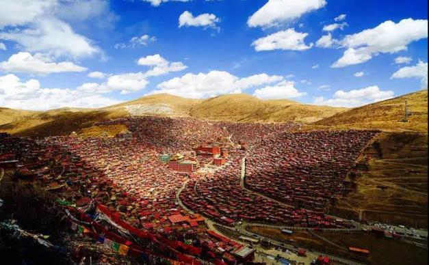 全国出发四川落地8日自驾游:稻城亚丁-色达佛国-丹巴藏寨-四姑娘山8日赏秋之旅