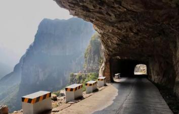 武漢出發(fā)穿越南太行四大掛壁公路4天自駕游：郭亮掛壁-昆山掛壁-錫崖溝-回龍隧道-游推薦