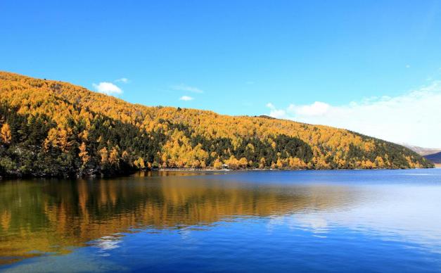 成都出发周边2日自驾游：木格措-红石滩公园2日周末自驾游