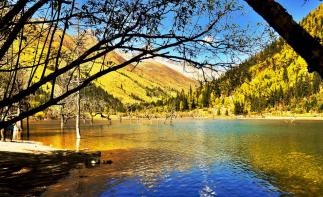 武漢出發(fā)米亞羅畢棚溝6天自駕游：經(jīng)典雪山森林無(wú)邊秋色自駕游