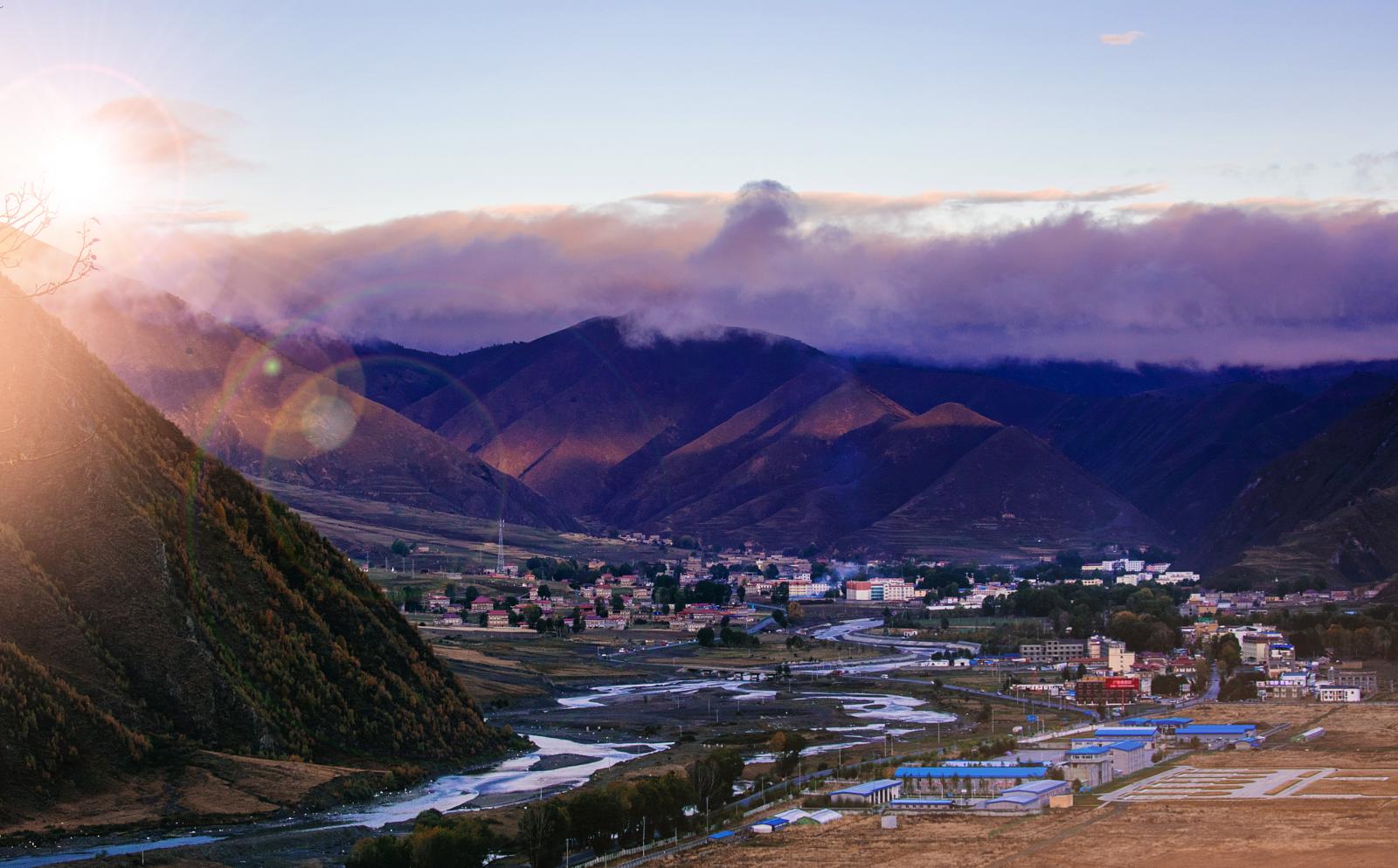 成都周边3日秋冬季自驾游：新都桥-朋布西乡-塔公草原3日深度摄影之旅自驾游