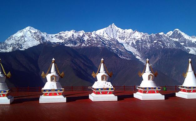 成都出发川西大香格里拉12日环线自驾游：稻城亚丁-梅里雪山-丽江-泸沽湖12日大环线