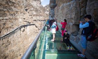 周末2日濟南周邊自駕游：暖泉古鎮(zhèn)穿越時空-白石山賞秋-挑戰(zhàn)玻璃棧道2日休閑自駕游自駕游