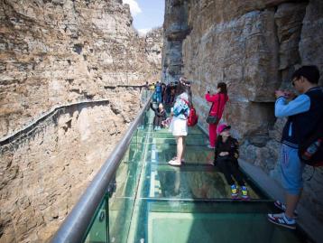 周末2日濟南周邊自駕游：暖泉古鎮(zhèn)穿越時空-白石山賞秋-挑戰(zhàn)玻璃棧道2日休閑自駕游