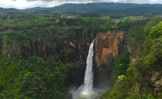 中山出发韶关3日自驾游：英德仙桥地下河、乳源大峡谷、挑战玻璃桥通天梯3天自驾游自驾游