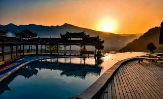 长沙出发怀化溆浦2日自驾游：访百年枫香瑶寨，游空中瑶池，思蒙十里丹霞自驾游