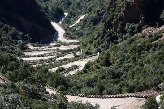 北京周边平谷1日自驾游：平谷十八盘-东指壶-玻璃宴-石林峡1日穿越自驾游自驾游