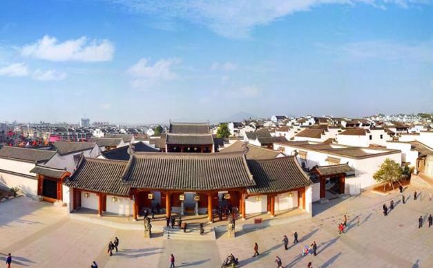 武汉出发徽州5日自驾游：水墨仙境-新安江山水画廊-阳产土楼-黄山翡翠谷5日游