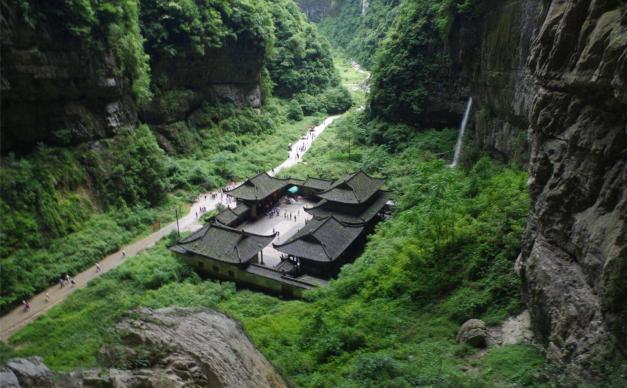 湖南长沙出发重庆武隆3日自驾游：武隆天坑地缝-酉阳桃花源-仙女山3日游