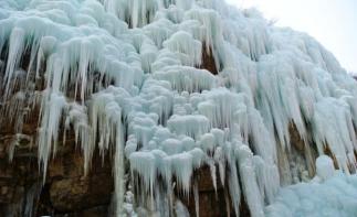 北京出發(fā)河北保定2日自駕游：滿城龍居瀑布-劉伶醉酒廠-大午溫泉2日自駕之旅自駕游