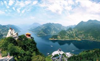 武汉周边枝江2日特色自驾游：枝江捕鱼节-同心花海-清江方山年猪宴2日游自驾游