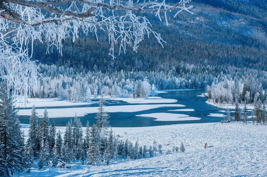 阿勒泰集合新疆4日落地自驾游：喀纳斯-禾木村雪景，体验新疆冰雪天地4日游自驾游