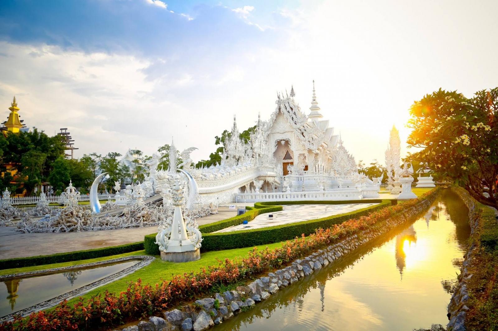 广东出发东南亚17日自驾游：泰国-清迈-老挝-金三角17日探索东南亚自驾游自驾游